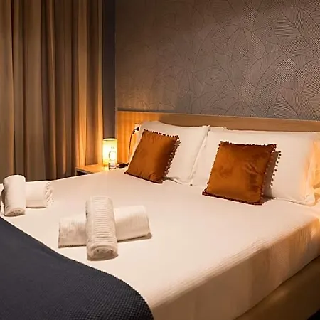 Hotel The Convo 3*