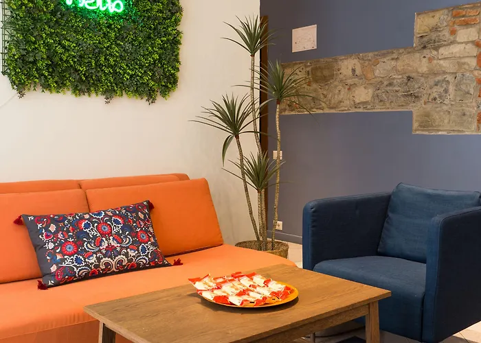 The Convo Отель Комо