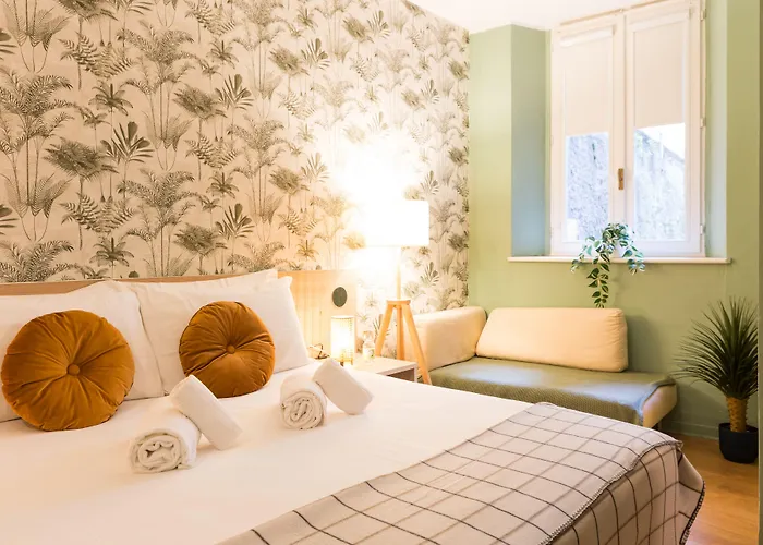 Отель The Convo 3*